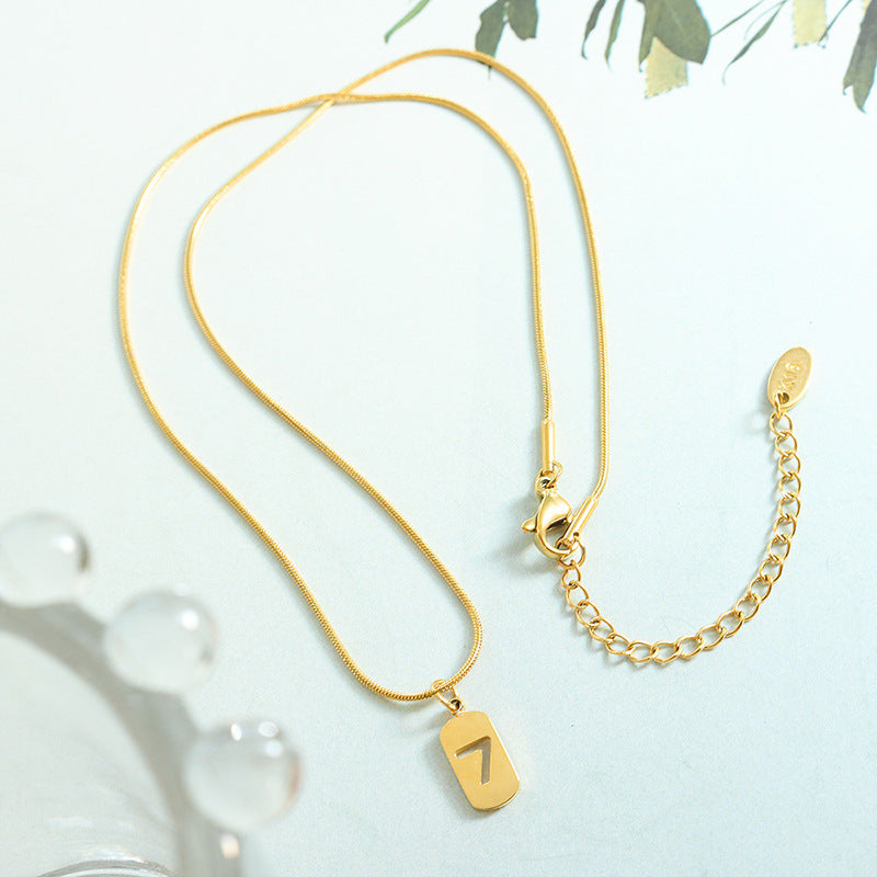 Niche design versatile collarbone necklace lucky 7 tag snake bone chain plated 18K real gold non-fading P476pp
