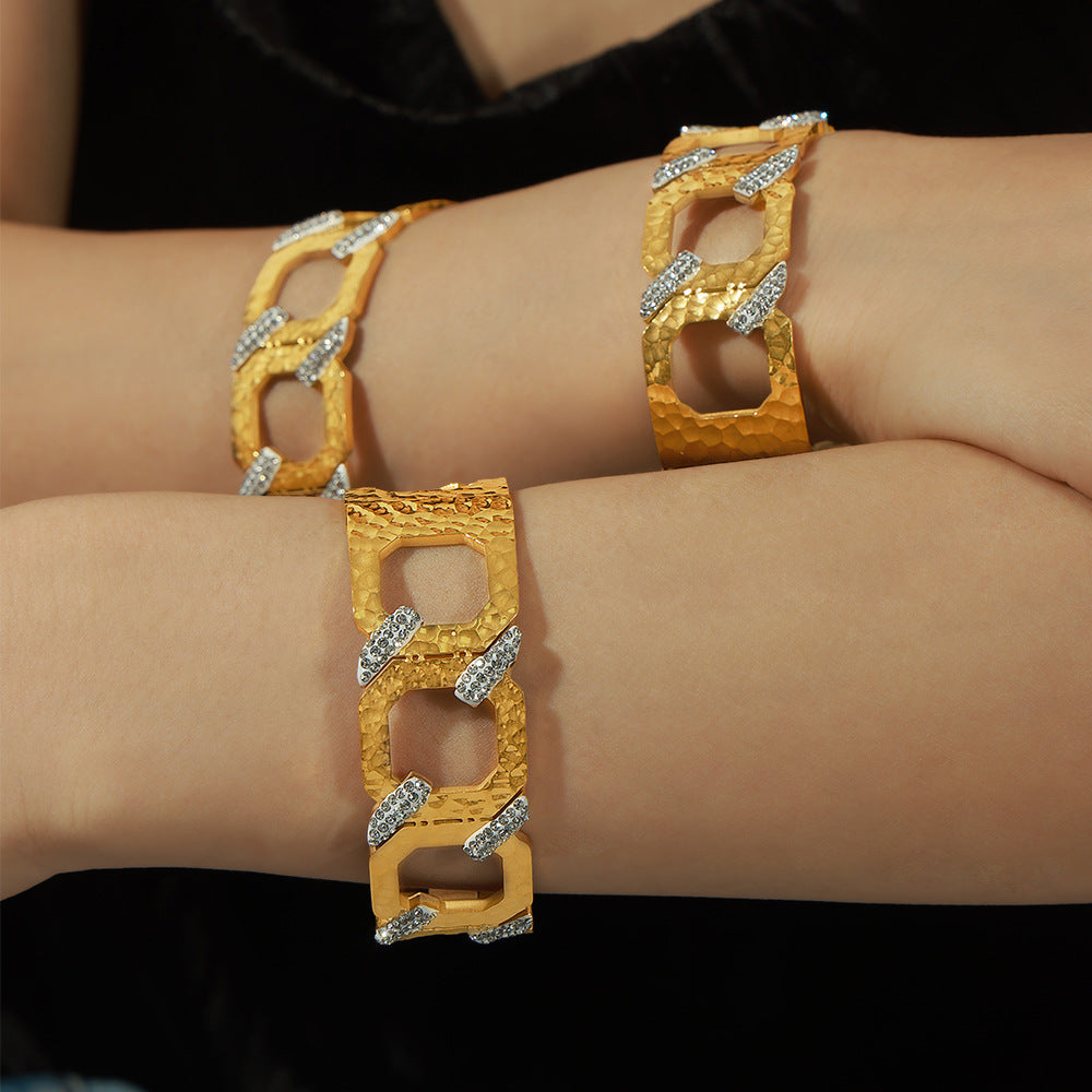 Personalized fashion versatile light luxury new titanium steel gold-plated diamond hollow geometric square bracelet jewelry wholesale