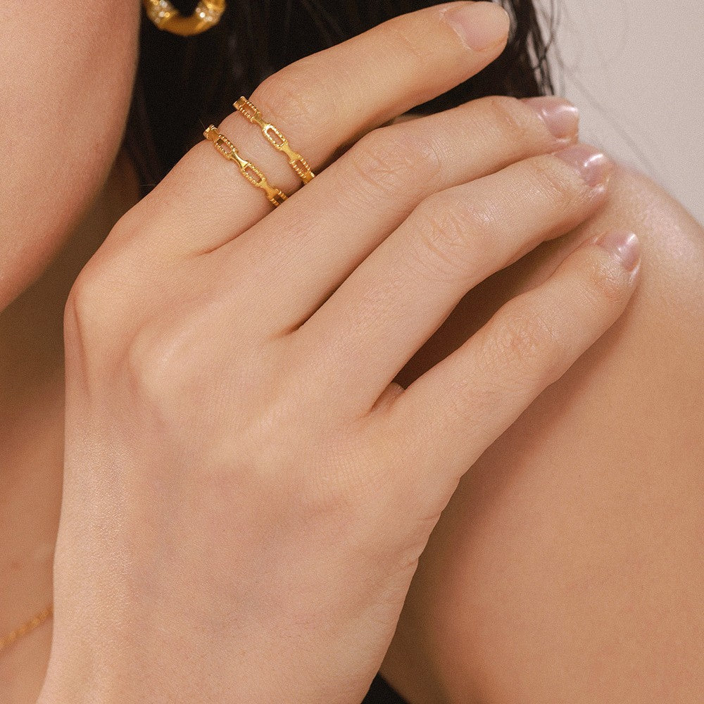 Interlocking ring women's stainless steel gold-plated fashion versatile hollow open ring niche jewelry pp