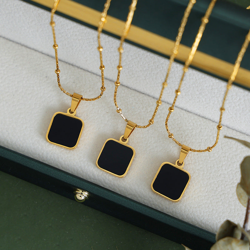 New fashion retro light luxury high sense niche square pendant collarbone chain personalized design titanium steel jewelry pp