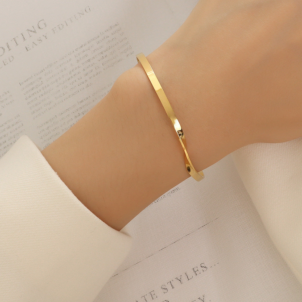 Simple personality line twist heart machine bracelet titanium steel 18k gold bracelet niche design jewelry female pp