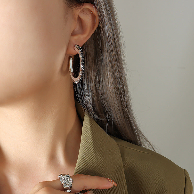 European and American fashion cold wind temperament gypsy black and white zircon earrings female personality earrings celebrity earrings female