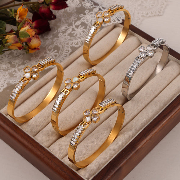 Temperament cold wind elegant jewelry love splicing shape inlaid zircon white shell design titanium steel bracelet