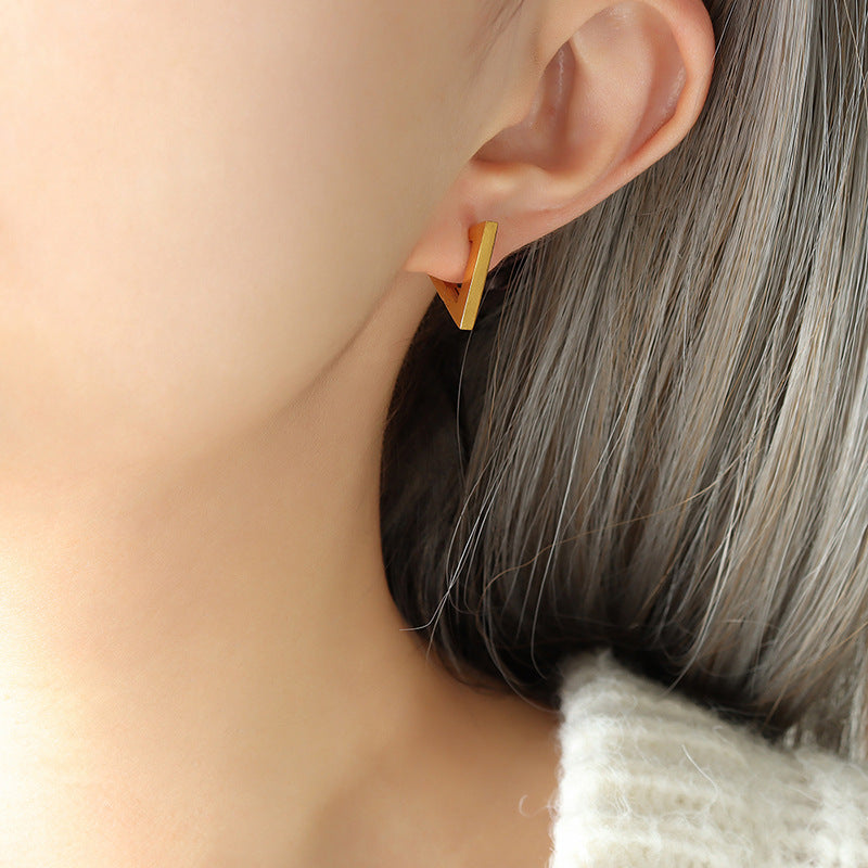 Exaggerated autumn and winter cold wind geometric star triangle earrings women's titanium steel stud earrings jewelry F338-9