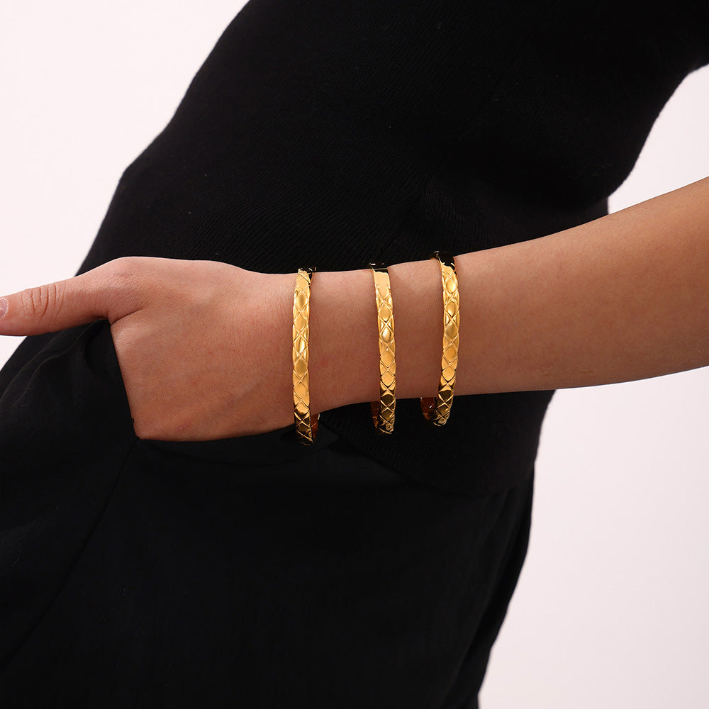 High version texture Xiaoxiang rhombus buckle bracelet PVD electroplating 18K real gold factory wholesale personality