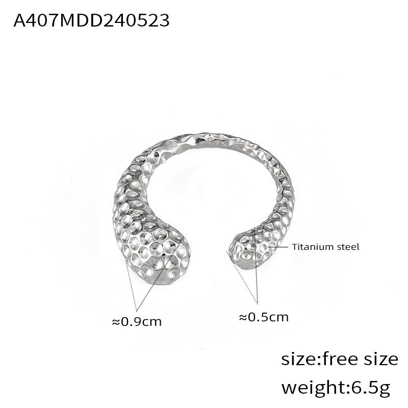 Retro personalized hammer design ring geometric asymmetry titanium steel gold-plated opening casual wind ring pp