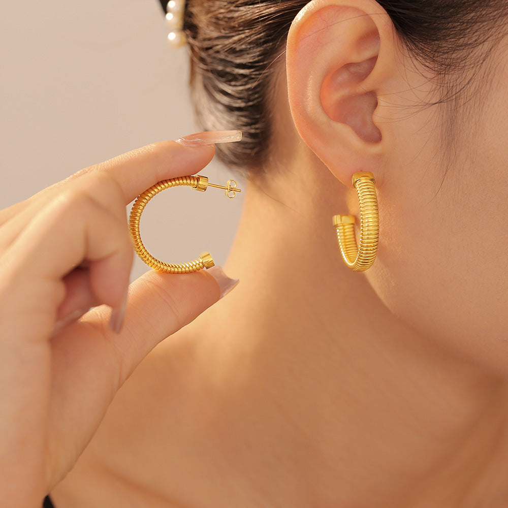 Stylish simple personality niche elegant jewelry geometric multi-layer design titanium steel gold-plated C-shaped earrings