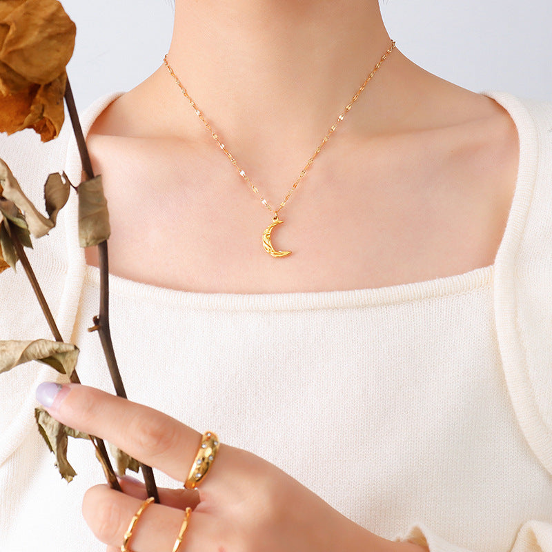 Cold wind chocker light luxury beating moon necklace, titanium steel plated 18K gold collarbone women's neck chain