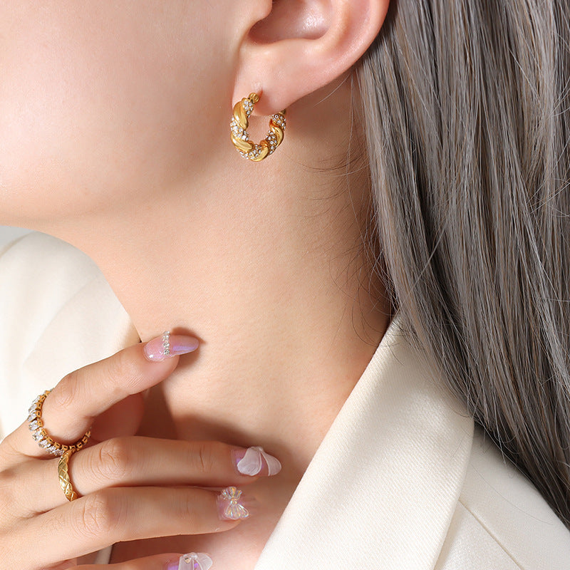 Stylish and simple U-shaped titanium steel gold-plated zircon twist earrings do not fade light luxury temperament ear jewelry