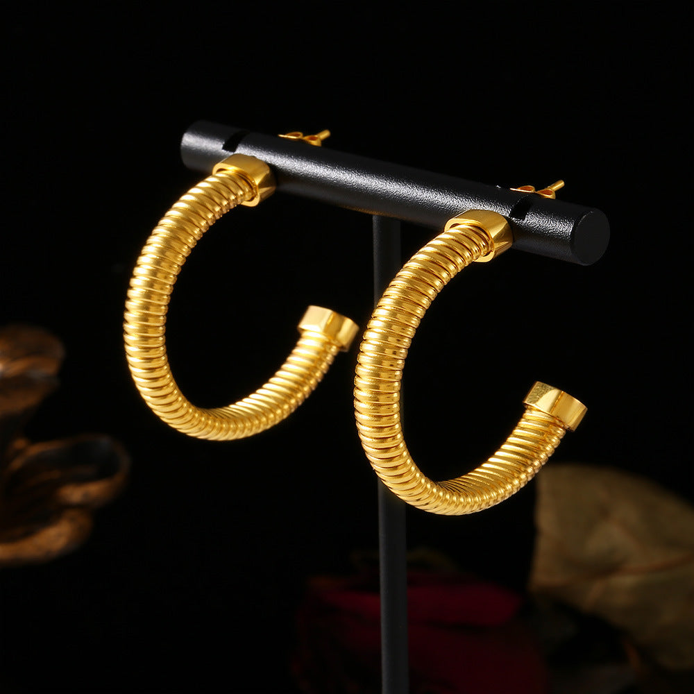Stylish simple personality niche elegant jewelry geometric multi-layer design titanium steel gold-plated C-shaped earrings