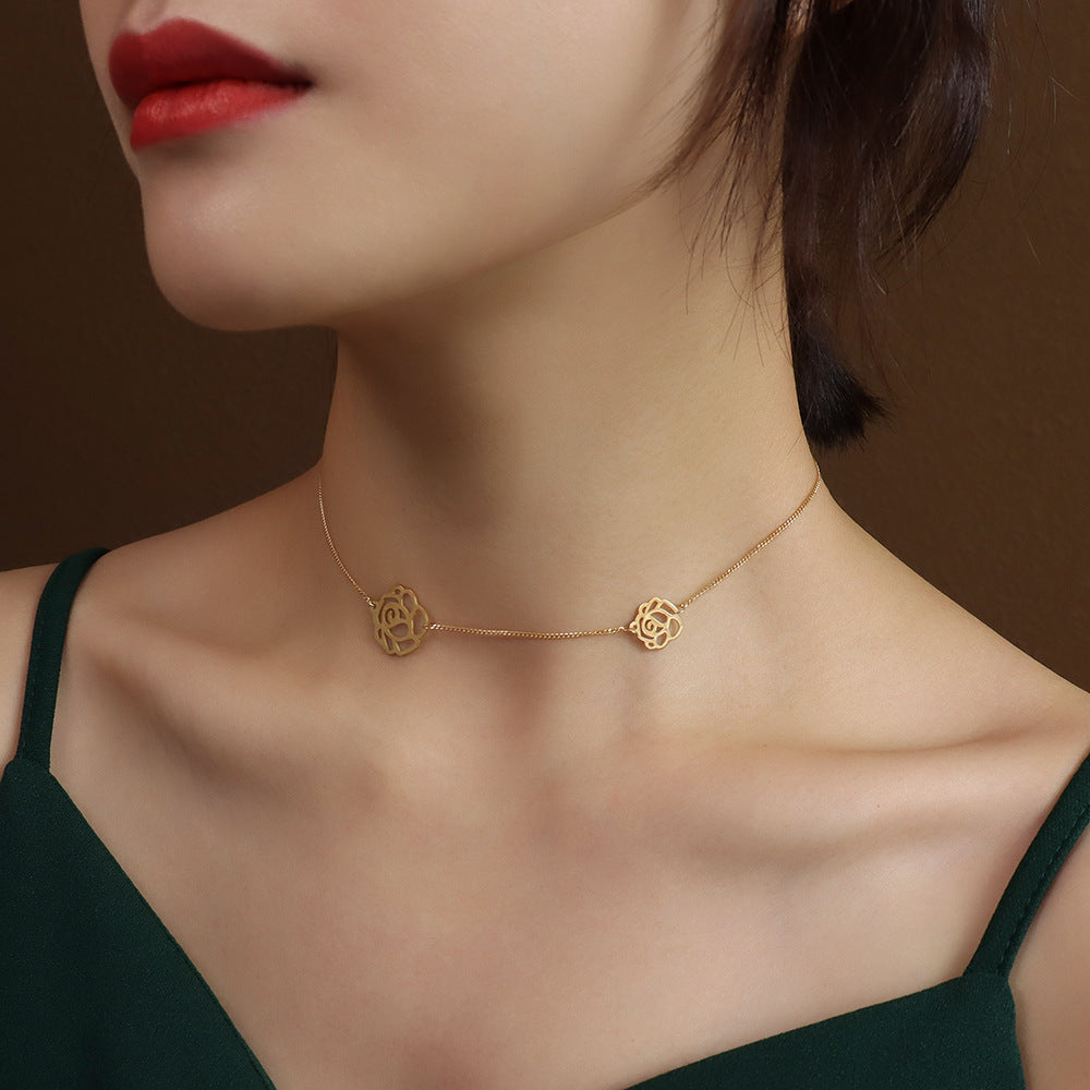 MARKA simple temperament clavicle black rose clavicle necklace small skirt necklace titanium steel plated 18K gold