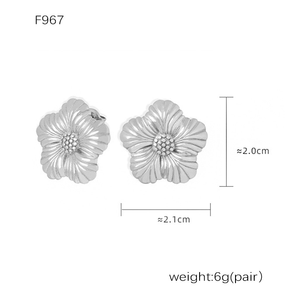 Popular stainless steel exaggerated flower earrings women's French fashion light luxury personalized small flower stud earrings