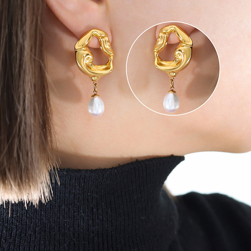 Retro light luxury plated 18K gold hollow lava irregular earrings women's freshwater pearl pendant exaggerated earrings 99