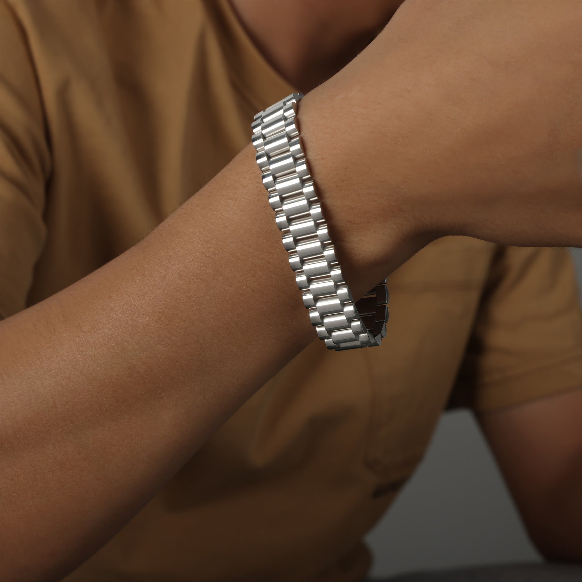New high-end fashion versatile personality niche design titanium steel gold-plated chain texture bracelet jewelry women