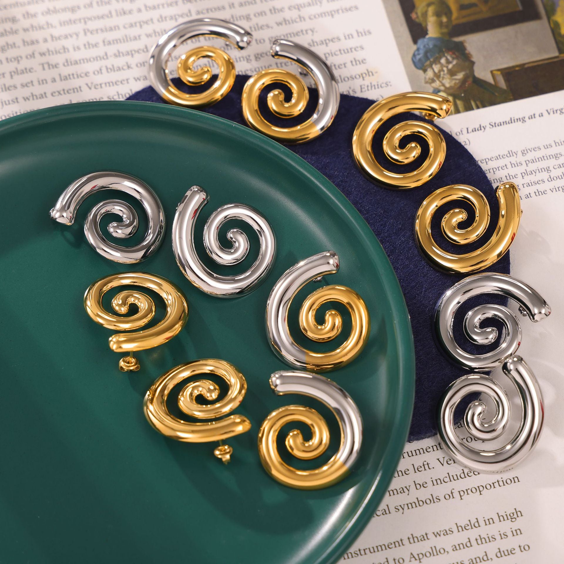 Geometric Spiral Design Earrings Creative Fashion Trend Personality Titanium Steel Gold Plated Casual Wind Stud Earrings