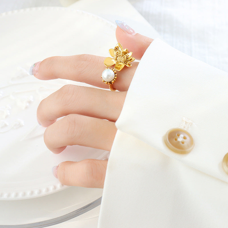 Retro flower brass inlaid rubber bead ring women's niche design does not fade temperament ring jewelry