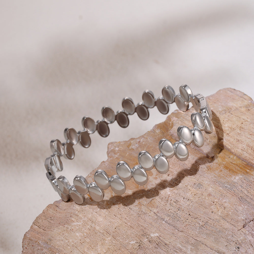 Polka dot buckle bracelet titanium steel PVD plated 18K real gold Amazon spot bracelet factory wholesale