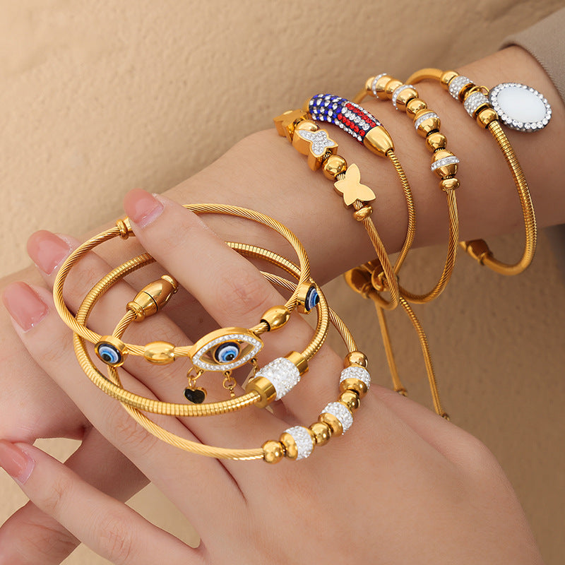 Titanium steel electroplated 18k gold non-fading pendant bracelet female, new retro heart-shaped pendant bracelet wholesale pp