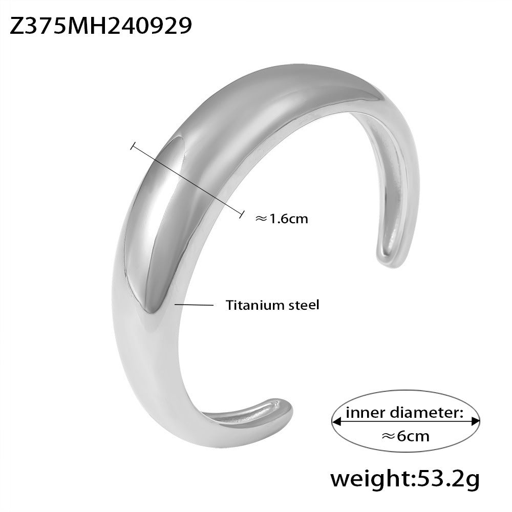 Hot-selling crescent-shaped C-shaped open casting smooth bracelet titanium steel plated 18K gold simple bracelet women