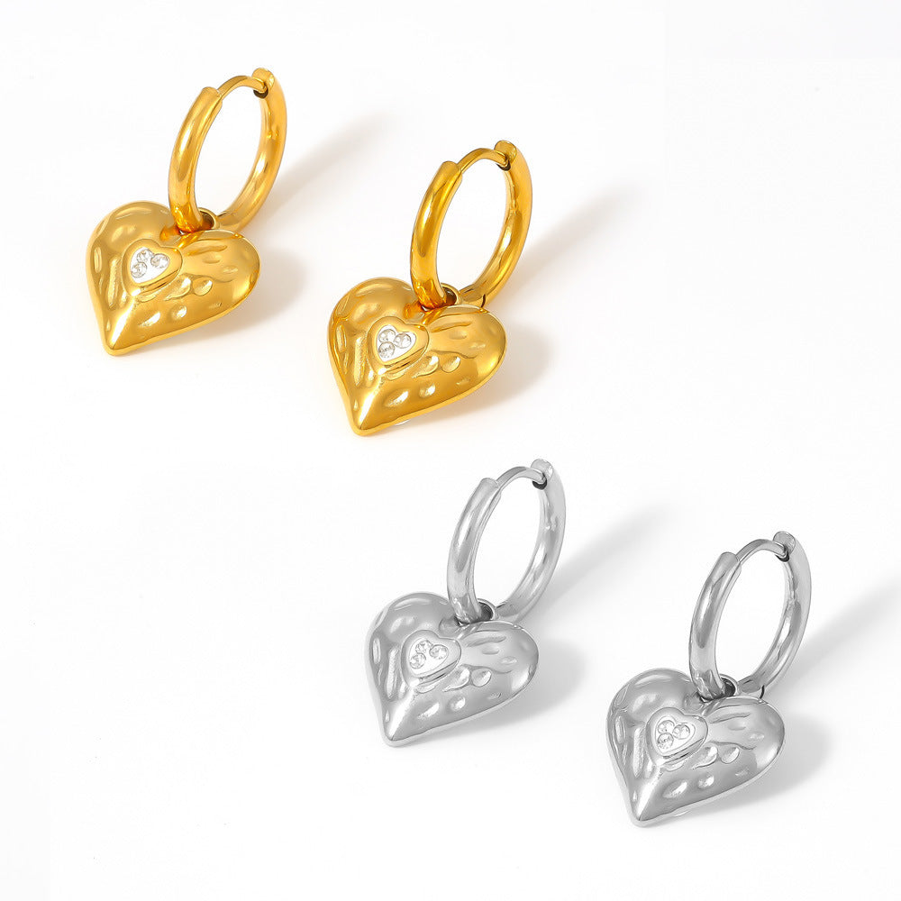 Diamond hammer love earrings 18k plated real gold non-fading heart-shaped titanium steel retro earrings are in stock.
