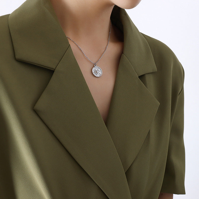 Geometric cold wind versatile zircon star and moon romantic necklace, titanium steel gold-plated round pendant necklace.