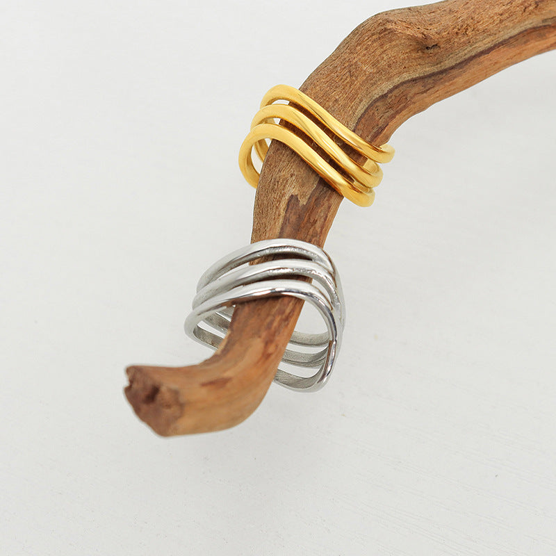 High-end fashion titanium steel plated with 18K gold does not fade, personalized fashion light luxury versatile ring jewelry women's wholesale