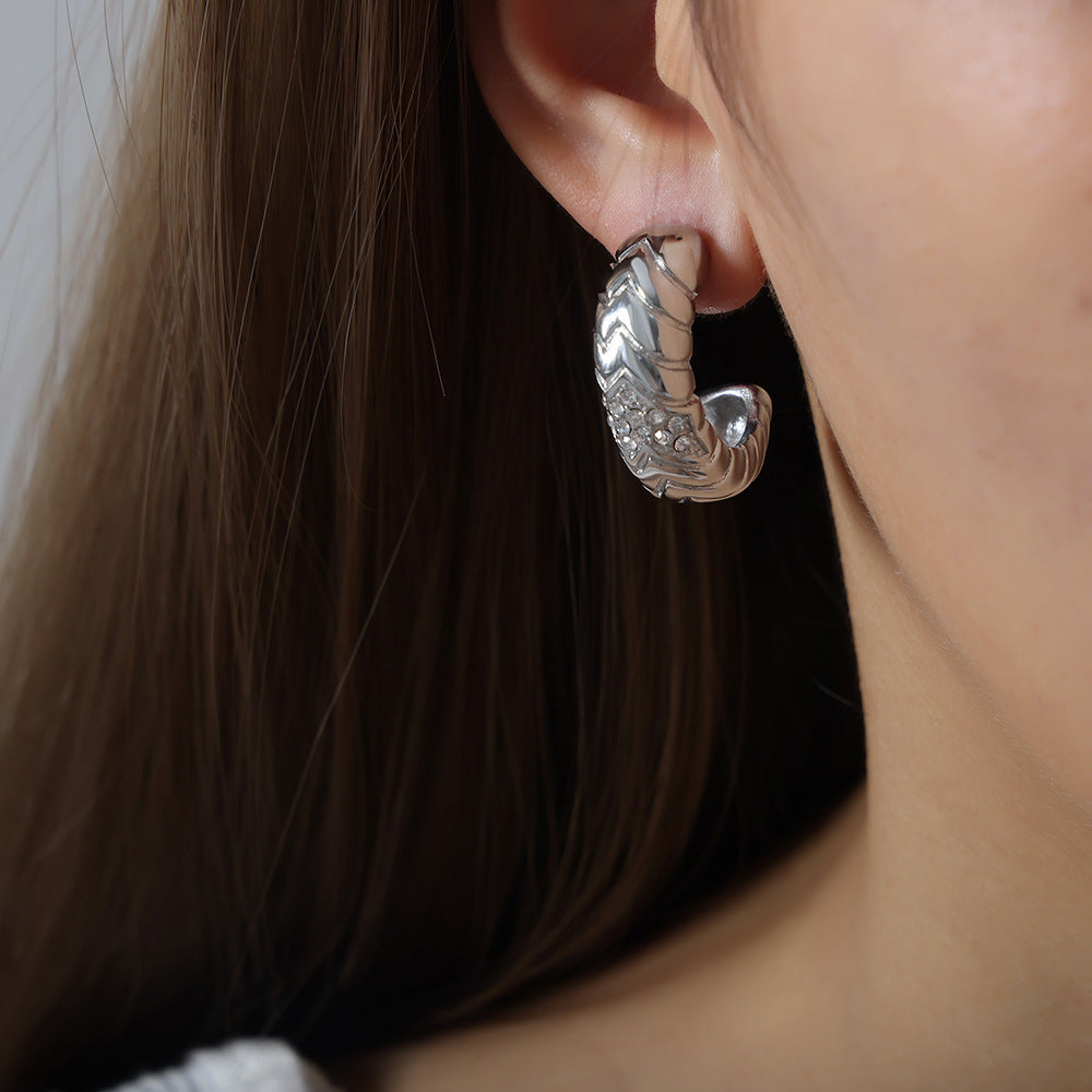 New light luxury high-end temperament diamond-encrusted earrings C-shaped titanium steel plated with 18K gold non-fading earrings women's jewelry