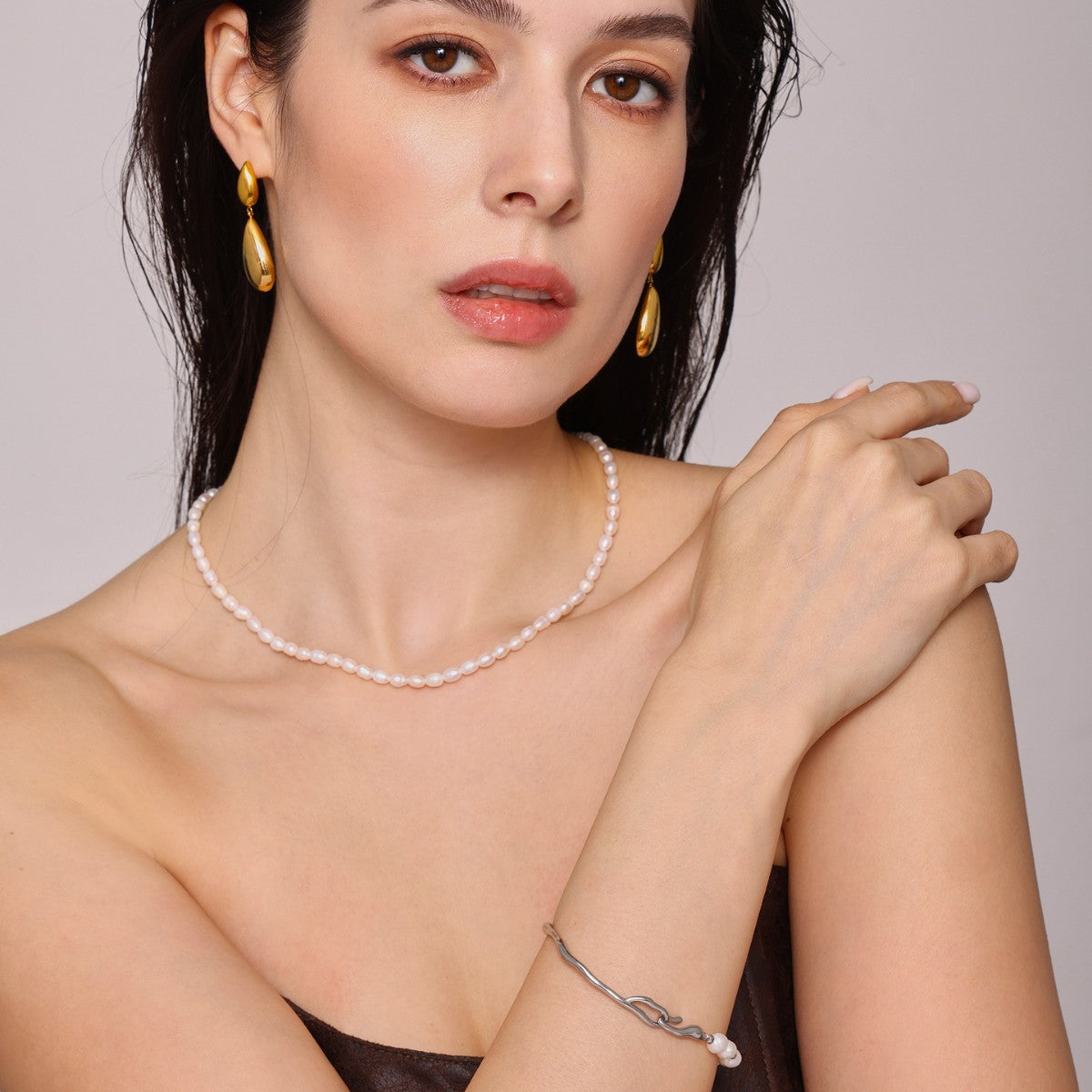 Freshwater pearl personality geometric titanium steel bracelet fashion temperament girlfriend chain fashionable retro style non-fading jewelry 99