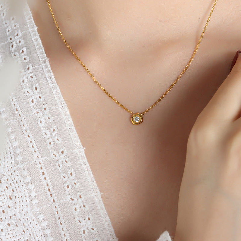 Cool and versatile temperament exquisite meteorite shape inlaid zircon pendant necklace niche design jewelry wholesale pp