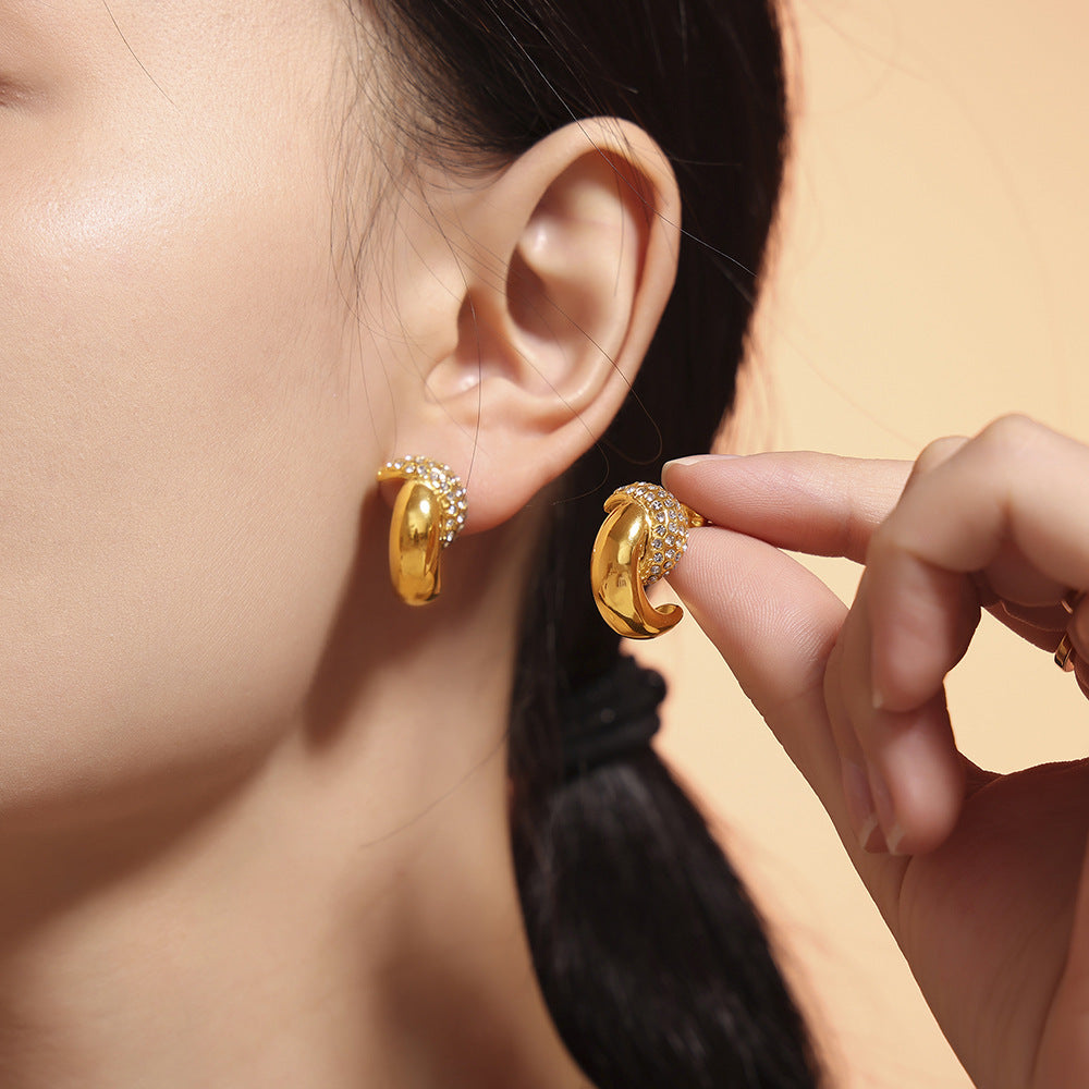 Hot-selling crescent moon bending creative diamond stud earrings exquisite personalized titanium steel plated 18k real gold ear jewelry
