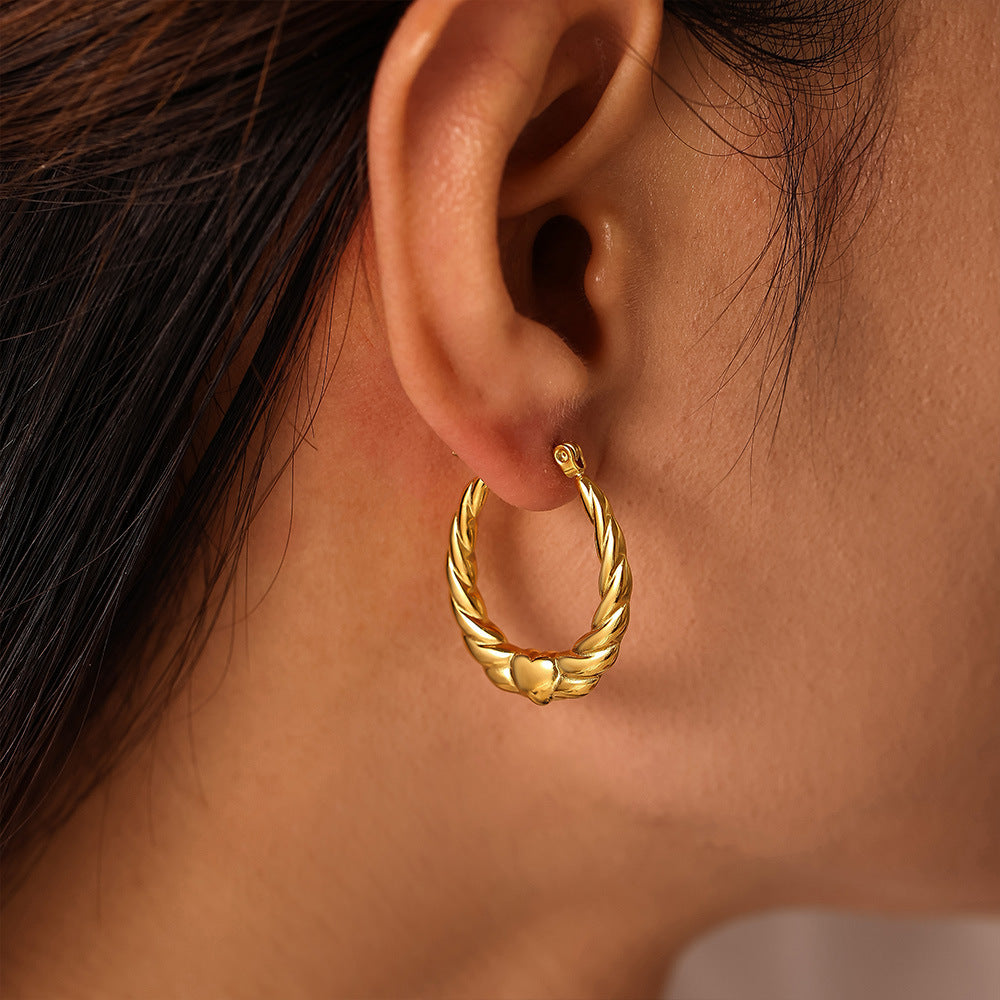 Stainless steel small love thread C-shaped earrings, earrings plated with 18K real gold temperament commuting non-fading earrings