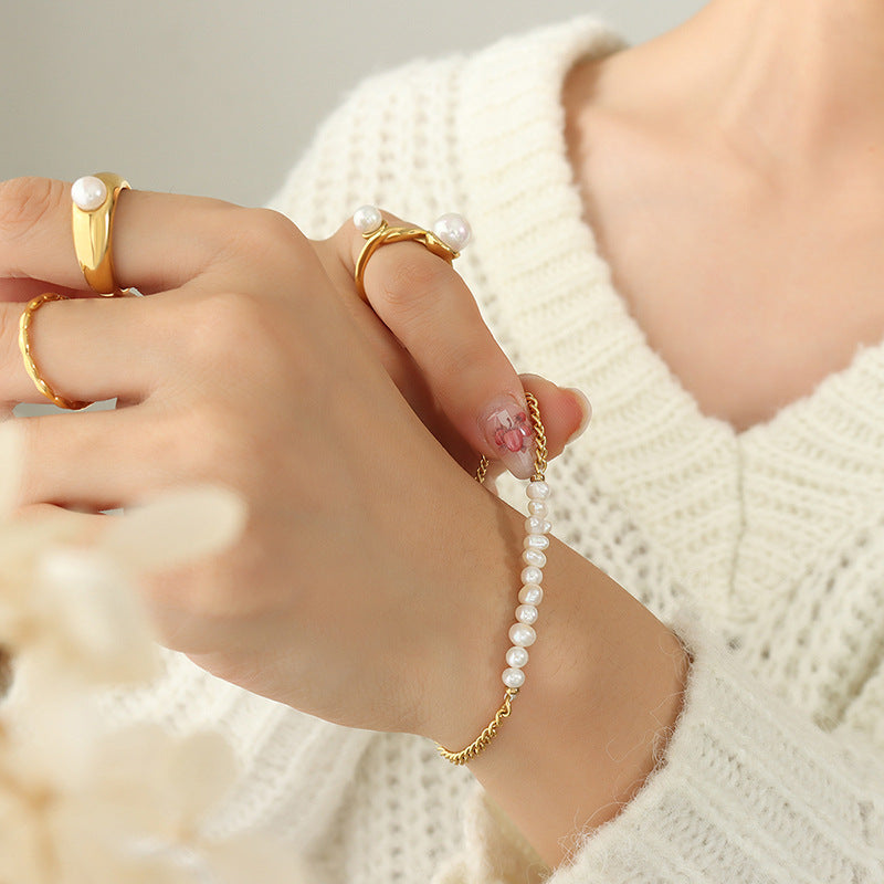 Simple girl girlfriend gift bracelet titanium steel gold-plated chain freshwater pearl beaded retro style does not fade hand jewelry pp