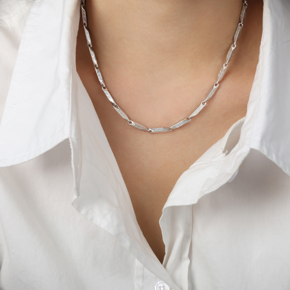 New high-end cold wind niche simple fashion versatile temperament titanium steel gold-plated personalized necklace jewelry