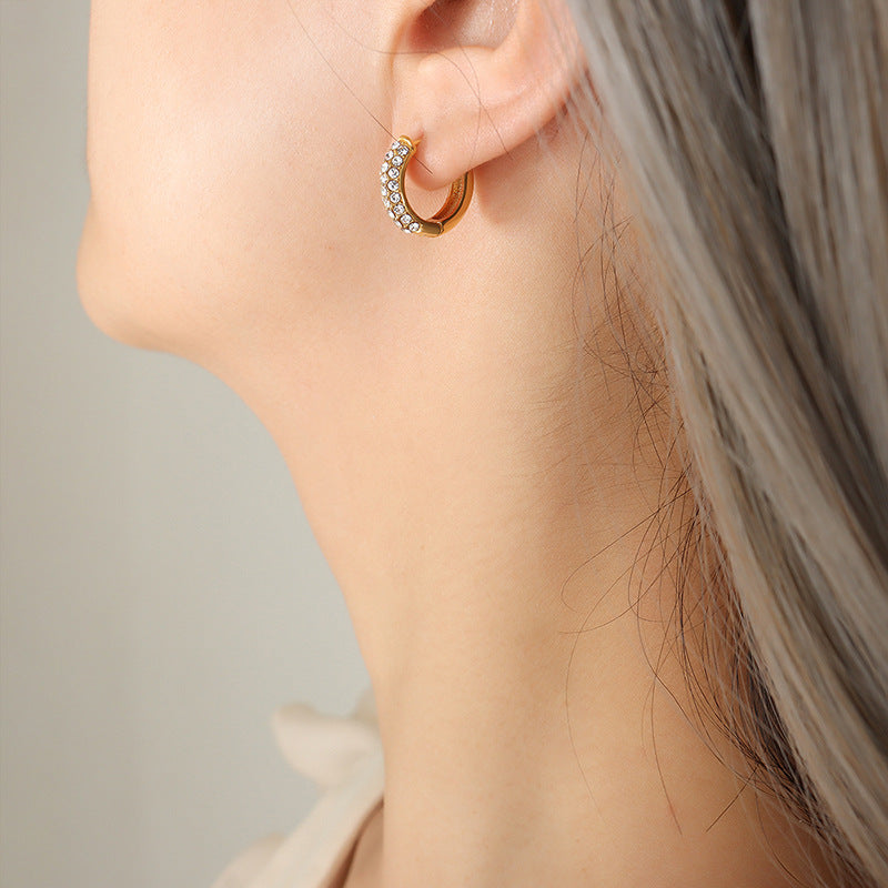 Zircon ear buckle round small stud earrings titanium steel plated 18K gold earrings personalized fashion ear hole temperament ear jewelry 99