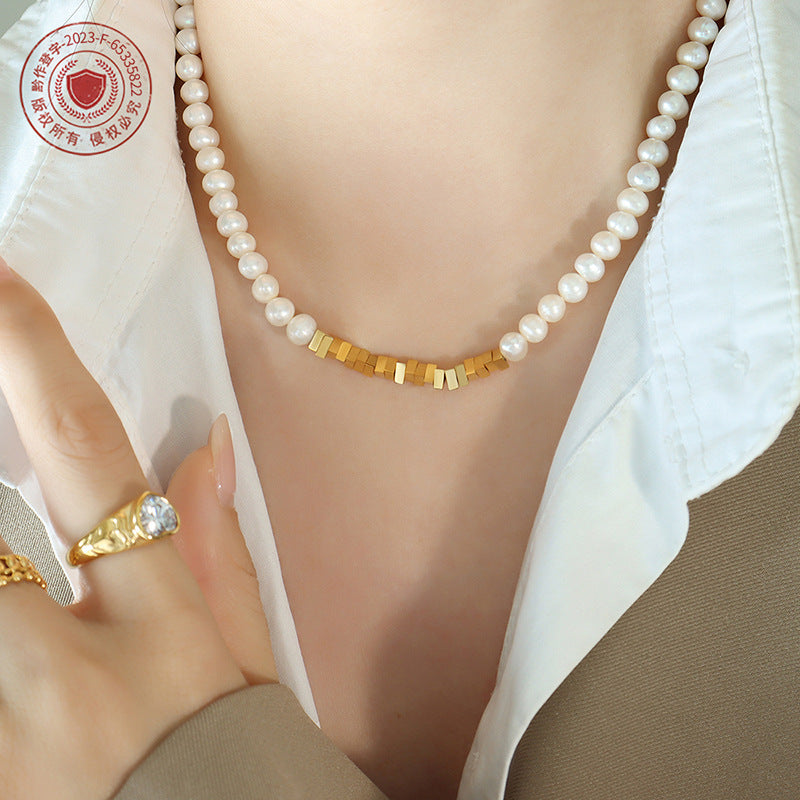 Niche design jewelry French trend fashion triangle pendant splicing freshwater pearl necklace jewelry