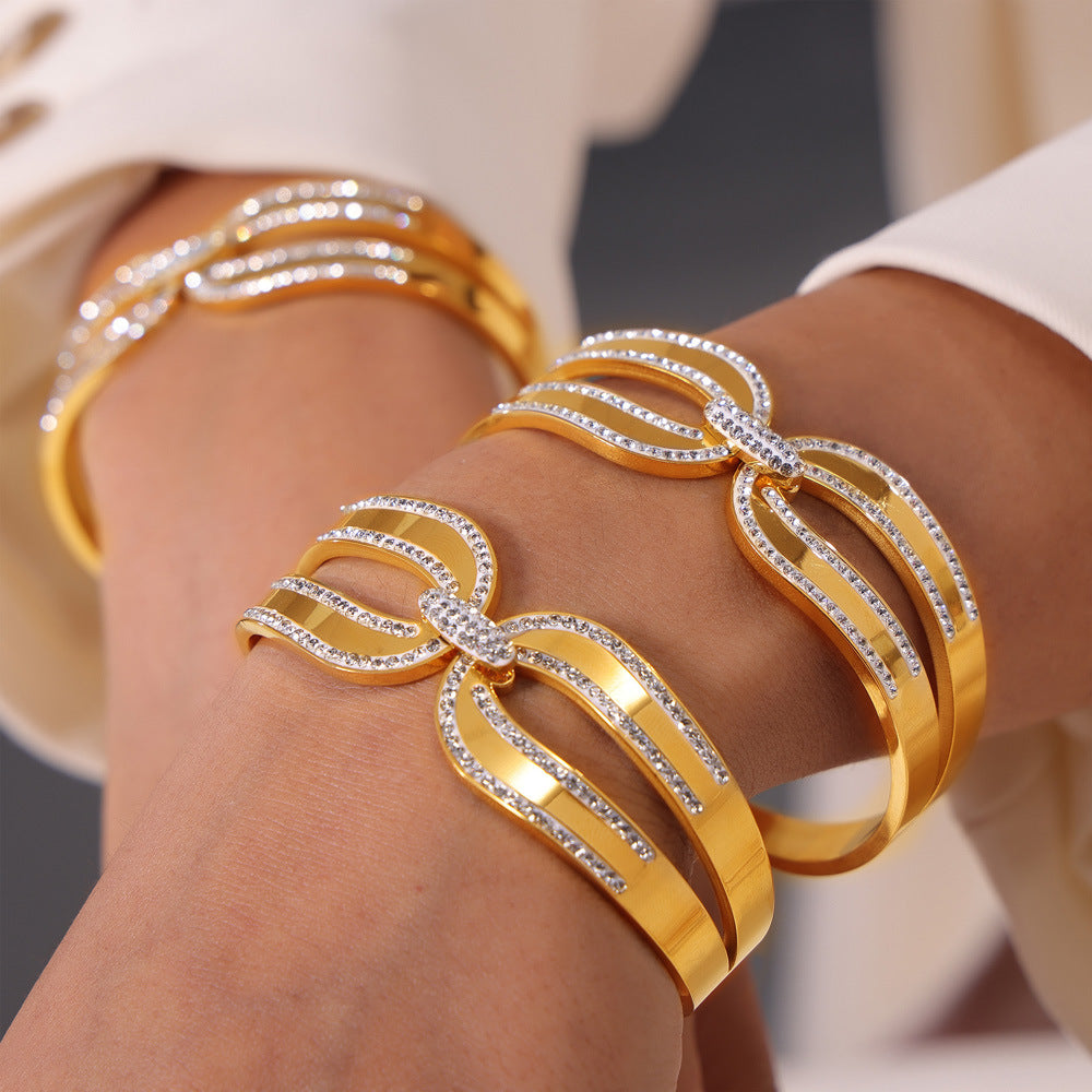 Hot-selling niche elegant temperament versatile double-layer stacked wind jewelry with diamond design titanium steel gold-plated bracelet
