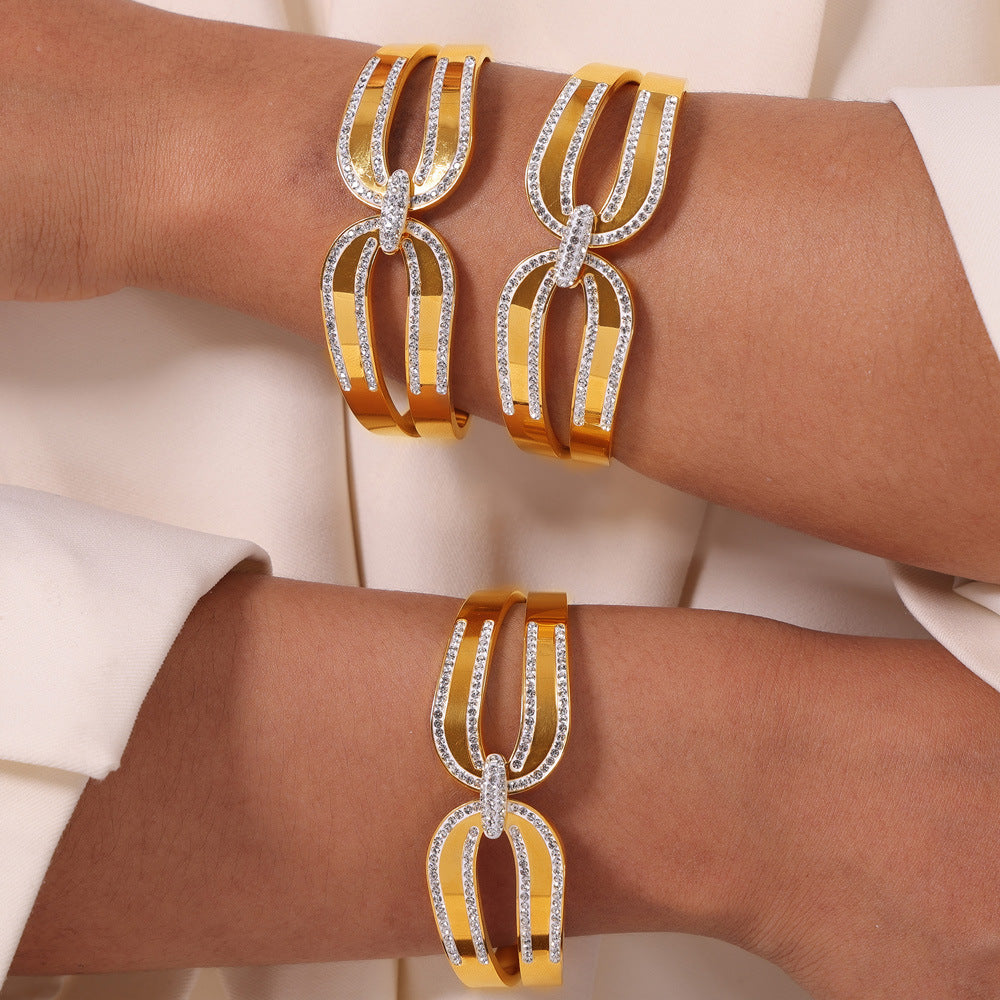 Hot-selling niche elegant temperament versatile double-layer stacked wind jewelry with diamond design titanium steel gold-plated bracelet