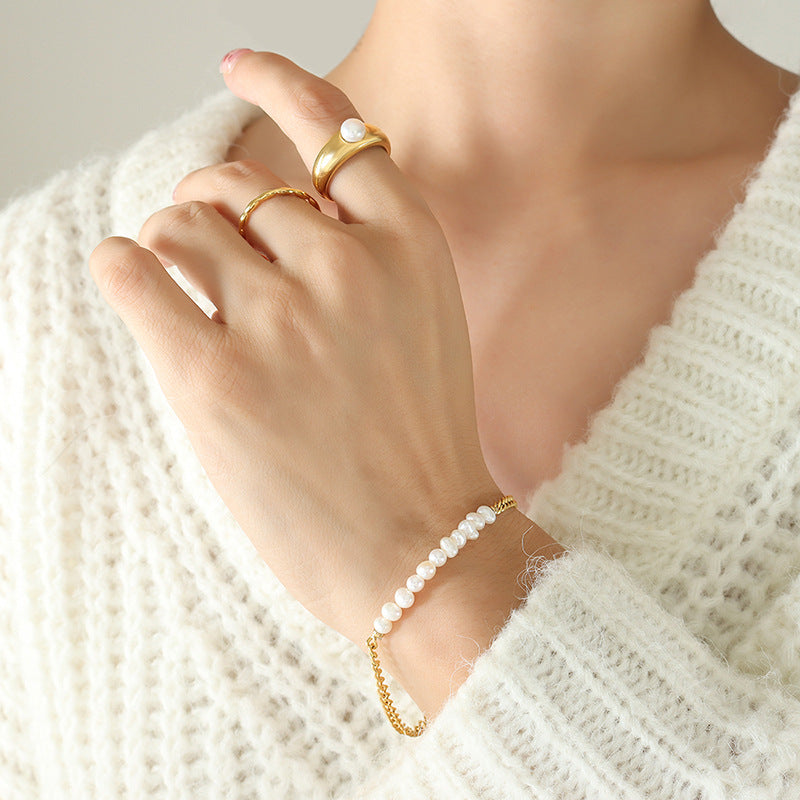 Simple girl girlfriend gift bracelet titanium steel gold-plated chain freshwater pearl beaded retro style does not fade hand jewelry pp