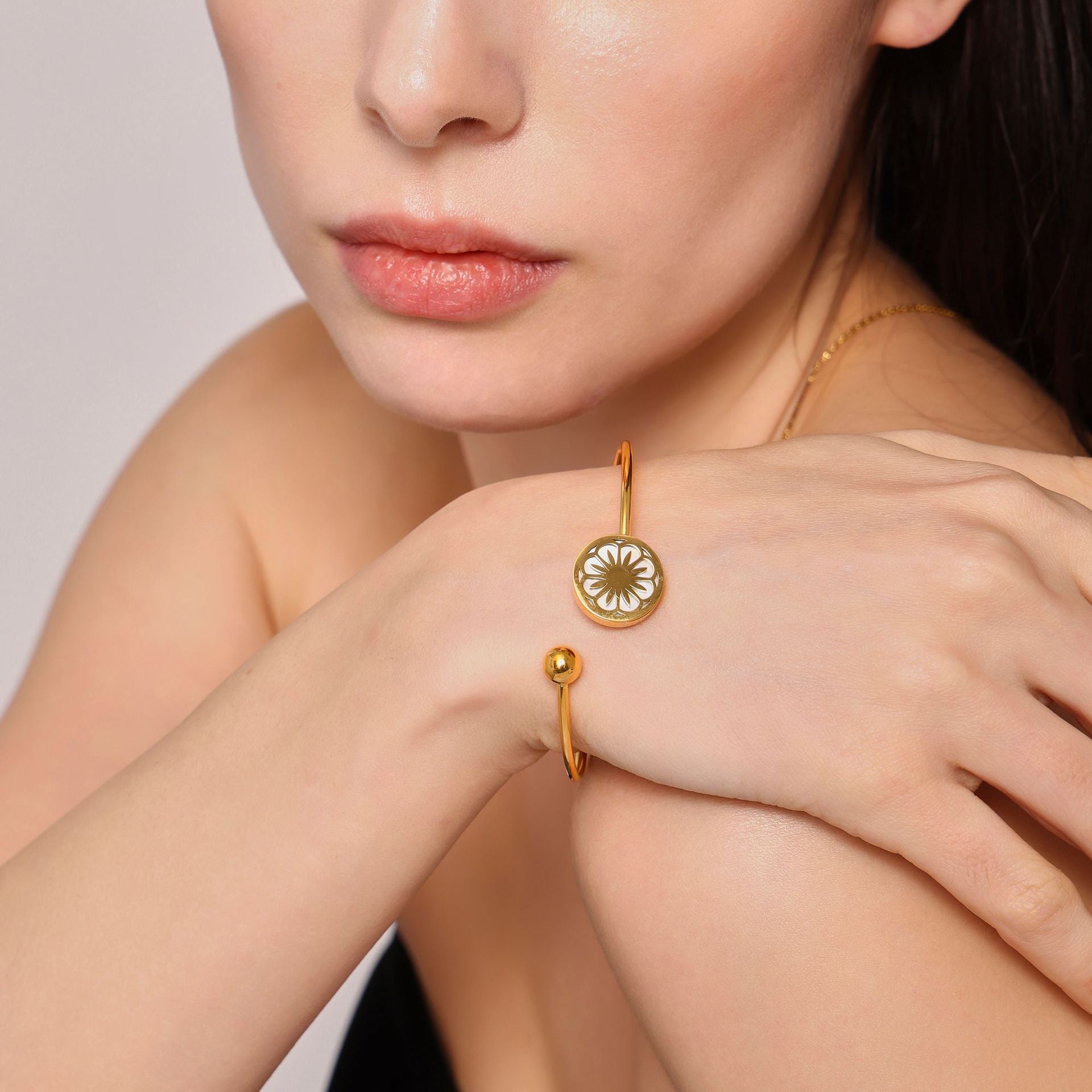 Xiaoju Super Immortal Sea Water Shellfish Elastic Cord Adjusting Opening Bracelet Titanium Steel Jewelry Non-fading 99