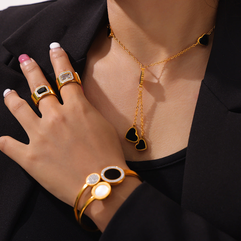 Temperament elegant light luxury zircon jewelry with diamond design sense Fritillary love titanium steel gold-plated jewelry set pp