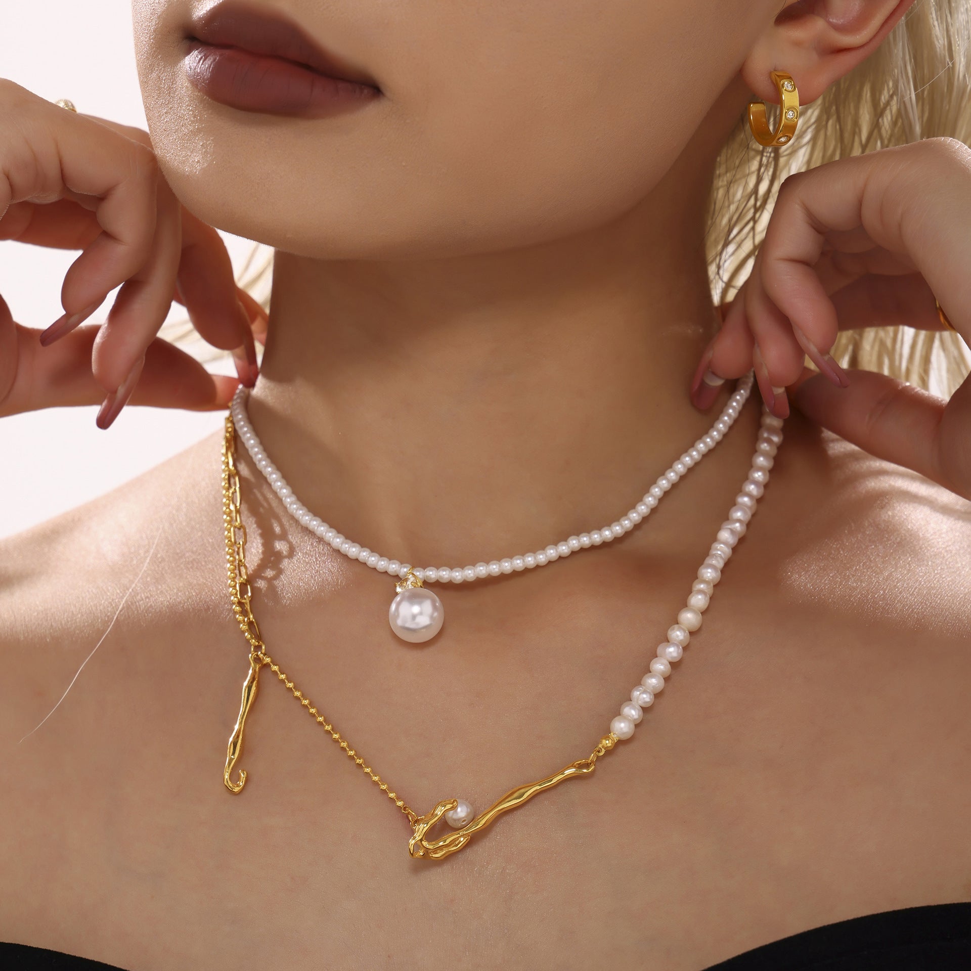 Cold wind special-shaped baroque freshwater cultured pearl necklace fashionable and elegant stainless steel jewelry women