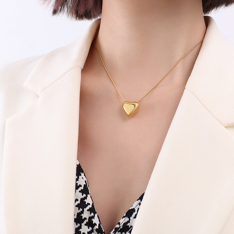 Zegl wind heart-shaped peach heart necklace women's light luxury niche design titanium steel clavicle chain neck chain jewelry P059