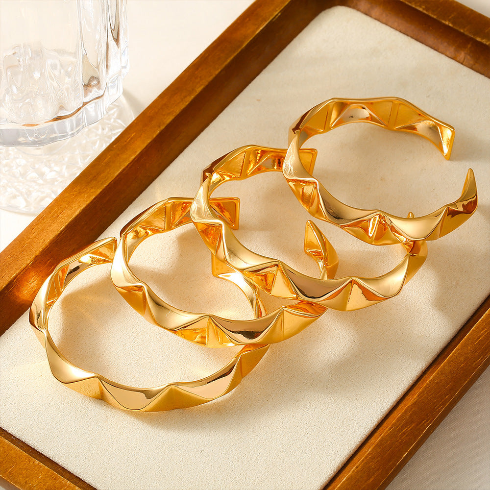 Hot-selling retro geometric concave-convex bracelet opening adjustable simple bracelet copper material water-plated 18K gold