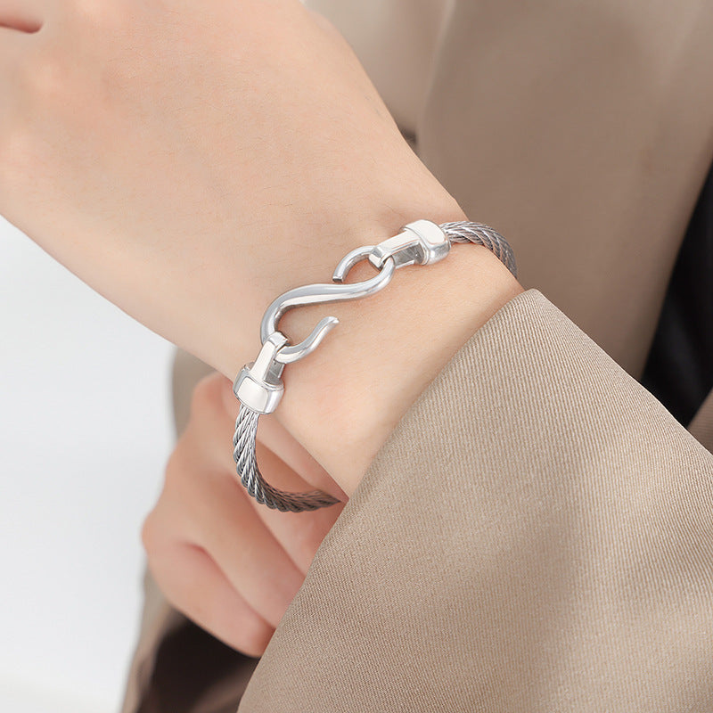 Internet celebrity simple trend retro bracelet, versatile and non-fading titanium steel plated opening brushed small waist bracelet