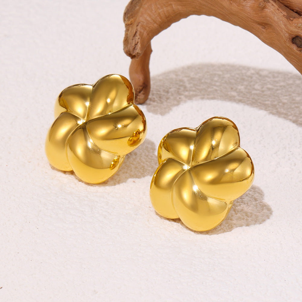 Popular stainless steel exaggerated flower earrings women's French fashion light luxury personalized small flower stud earrings