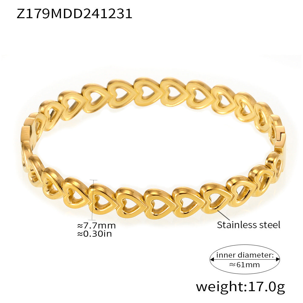 Hollow love splicing bracelet fashion commuter titanium steel PVD electroplating 18K real gold does not fade factory wholesale