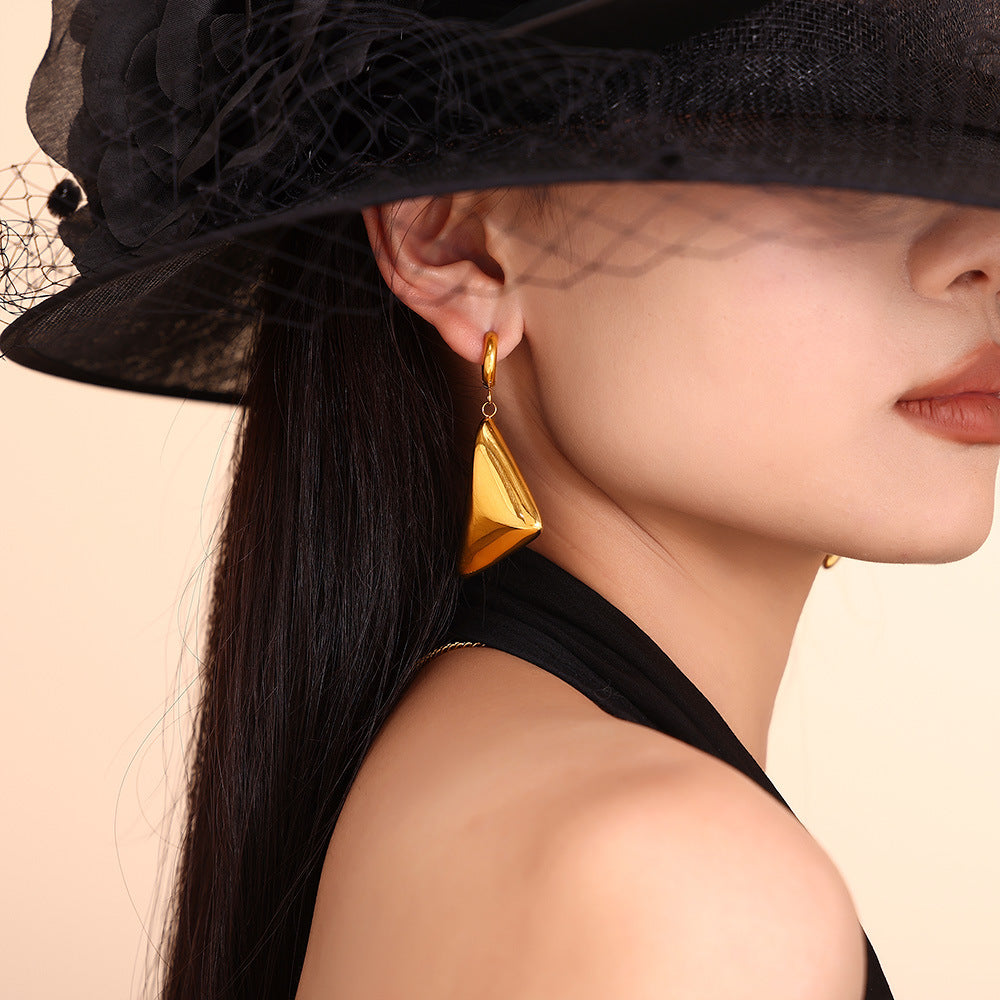 Trend retro style design earrings 18k gold stainless steel triangular three-dimensional pendant earrings spot wholesale