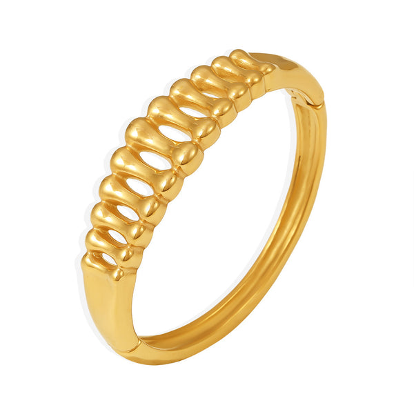 Cold wind fish bone pattern hollow bracelet, fashionable European and American stainless steel gold-plated non-fading bracelet spot wholesale